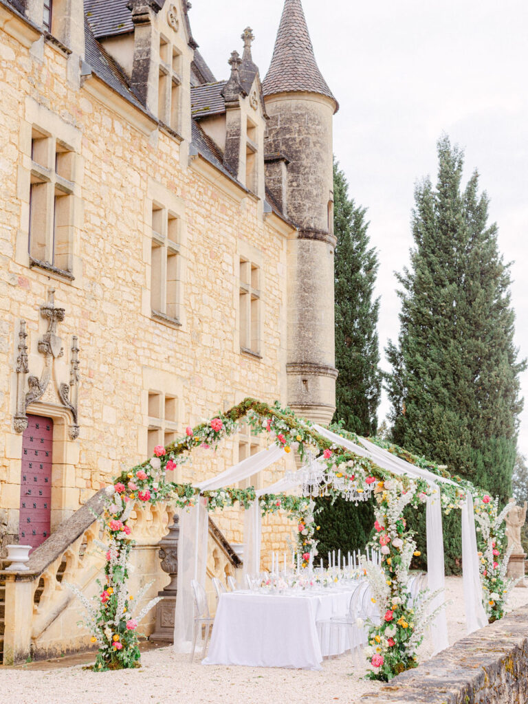 Chanel-inspired bridal Inspiration at Château de Roufillac in France