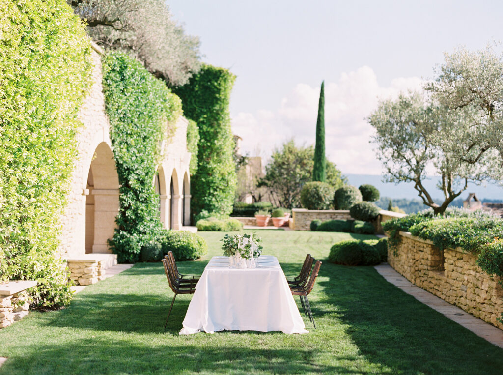 Stunning Provence Bridal Inspiration at La Bastide de Gordes