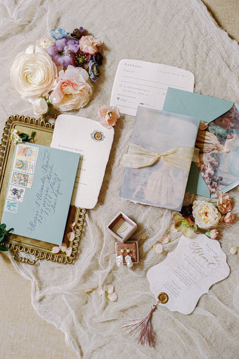 Gorgeous bridal inspiration in a secret castle near Vienna