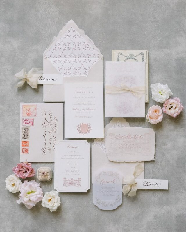 Bonjour! C’est toujours un plaisir de voir mon travail publié sur un blog de mariage, surtout lorsqu’il s’agit de @magnoliarouge 😍 Merci et félicitations à toute l’équipe de prestataires de mariage pour cette fabuleuse collaboration !Wedding planner & Artistique Direction: @wonderline_weddingPhotographer: @audelucas.weddingphotographyVideographer: @weddingmemory_filmsDesign & Floral Designer: @empreintenumero8Venue: @chateaudeferrieresDay-Style Bridal Gown: @alina_marti_parisEvening Dress: @stevensishaycoutureofficielGroom Suit: @mon_tailleur_parisMake Up Artist & Hairstyle: @alesiasolo.coWedding Illustrator: @takeno_eventPearl-Style Jewelry: @sohelo_bijouxmariageWedding Stationery: @bonjourpaperWedding Officiant & Singer: @my_celebrantGem-Style Jewelry: @artanerparisTableware: @les.petitesgermainesFurniture: @insta_event_luxuryViolinists: @ma.musiiic & @diego.clustermusicWedding Cake: @k_n_kakesBar Events: @shoneysbareventsTable Cloth: @lateliers_paris_Models: @volichenkoalisa @alisa.parisian.bride & @alex_colet Flatlay surfaces: @marryandlilo et @theflatlaydesign#papeteriedemariage #papeteriedemariagesurmesure #papeteriedemariagefineart #chateaubride #frenchchateauwedding #frenchchateauweddings #chateaudeferriereswedding #mariagechateau